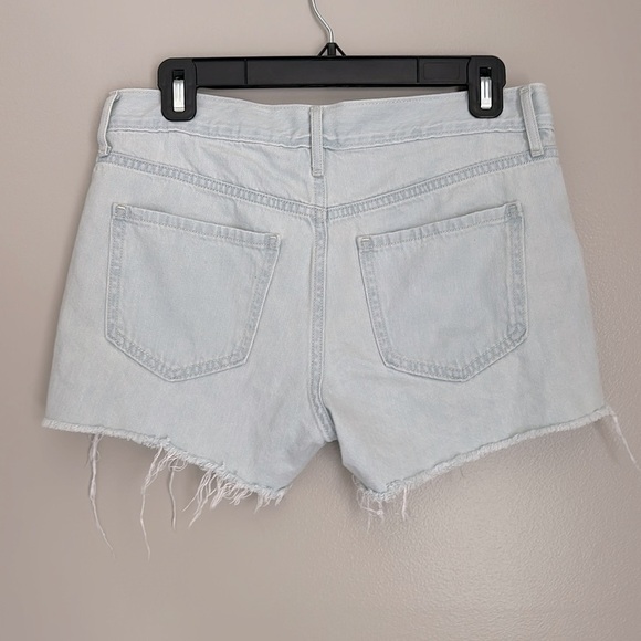 Old Navy Light Wash Distressed Cut-Off Shorts - Picture 3 of 3